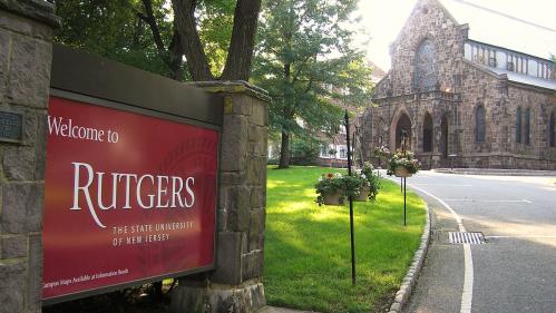 Welcome to Rutgers sign near Winants Hall