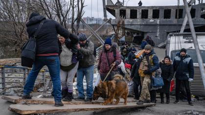 group of Ukrainian refugees arriving on land