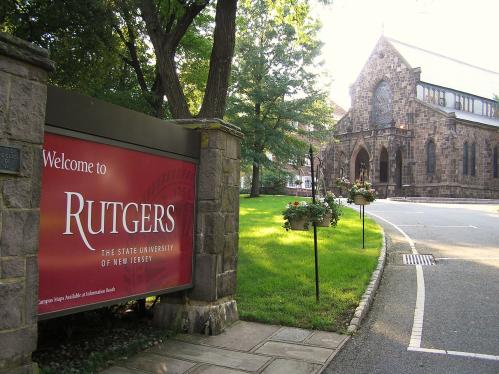 Welcome to Rutgers sign near Winants Hall